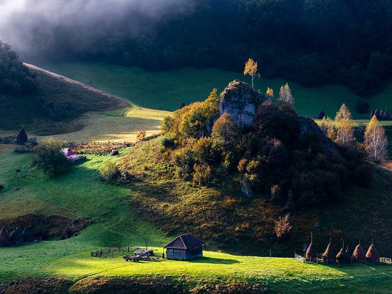 Trasee ușoare de drumeții în Bucovina