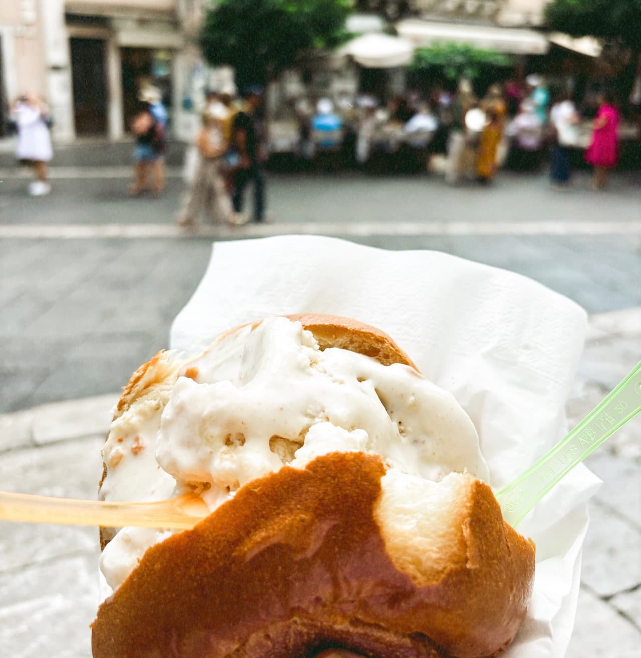 Best brioche con gelato in Taormina